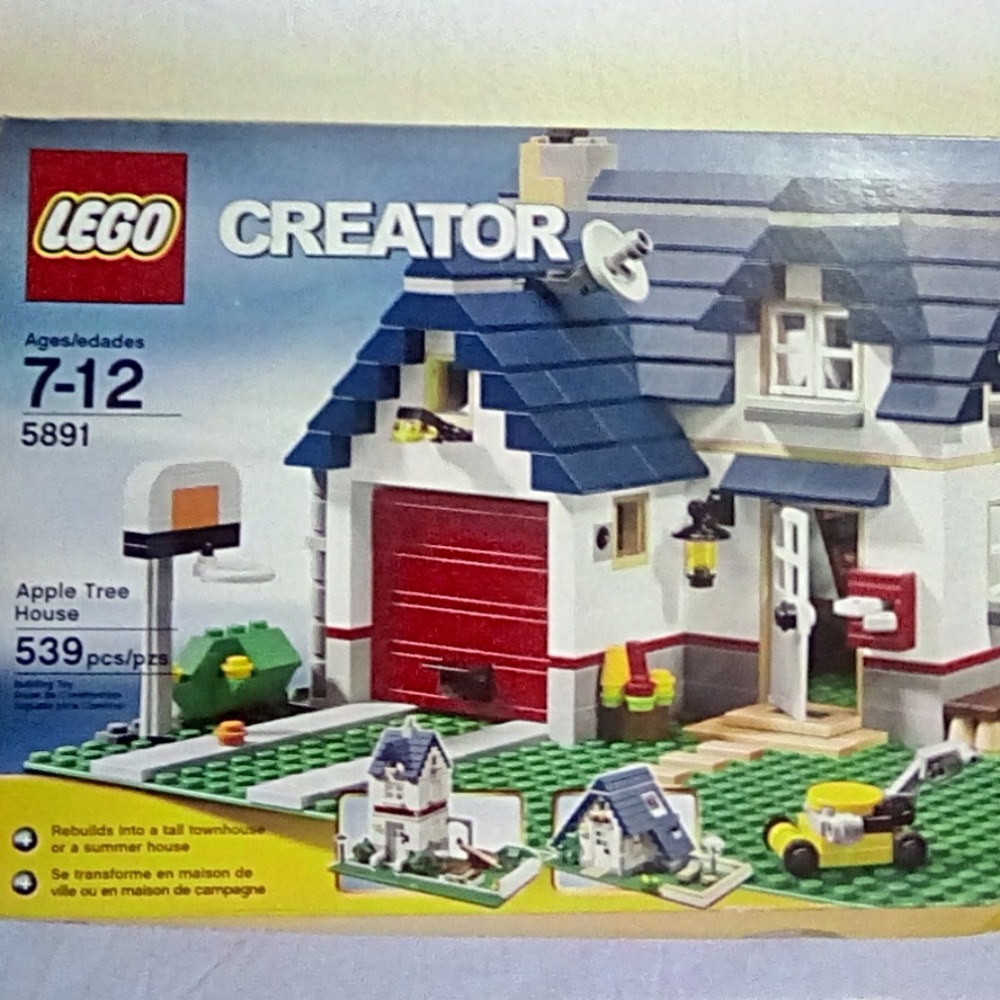 NIB Lego Creator 5891 Apple Tree House